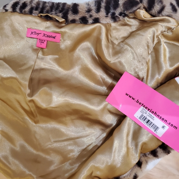 Betsy Johnson fur cropped jacket/cape - Picture 6 of 6